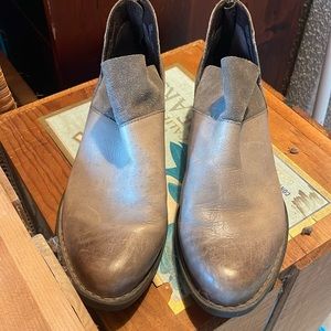 Born Zip Booties Size 10